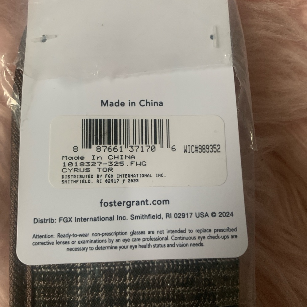 Foster Grant Premium Black Glasses - Picture 3 of 4